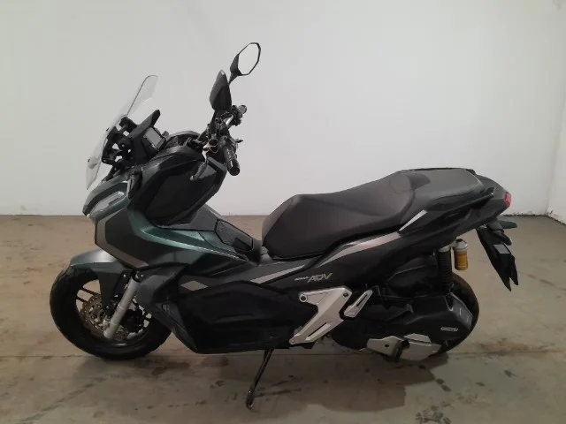 HONDA ADV 150 ANO 2024