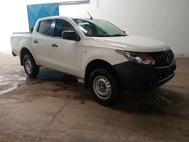 MMC L200 TRITON SPORT GLS 2.4 ANO 2021/2022